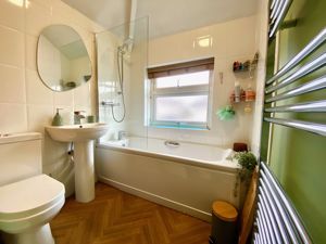 Family Bathroom- click for photo gallery
